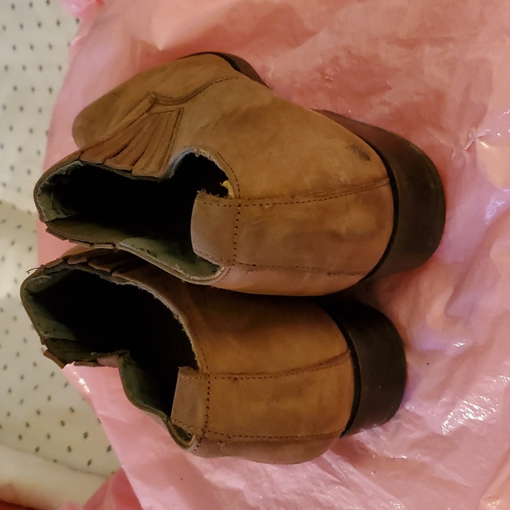 Shoes - Picture 3 of 4